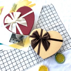Custom Cosmetics Lipstick Heart shaped packaging box with Logo